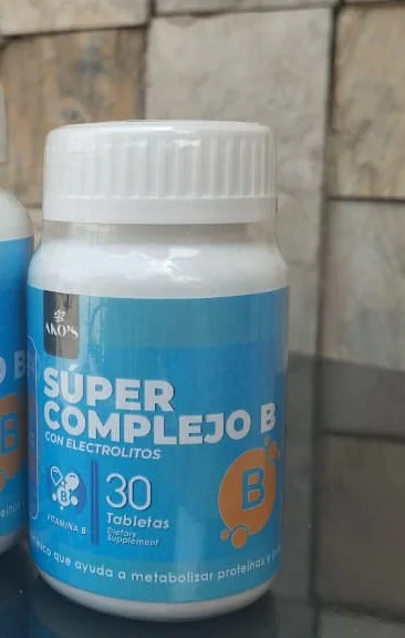 Fotografía real de Súper Complejo B con Electrolitos