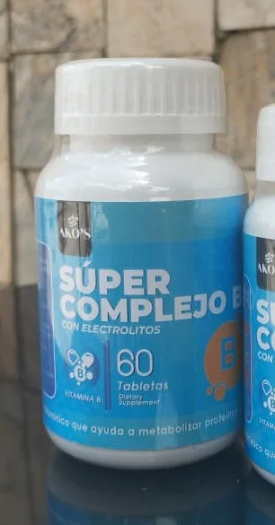 Fotografía real de Súper Complejo B con Electrolitos